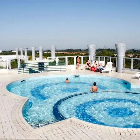 Appartamento Comfortable Flat With Shared Pool *