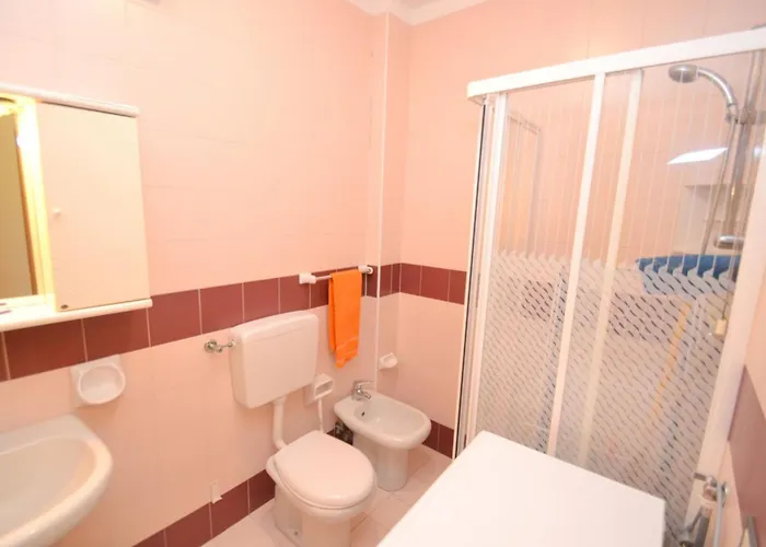 公寓 Comfortable Flat With Shared Pool 比比翁